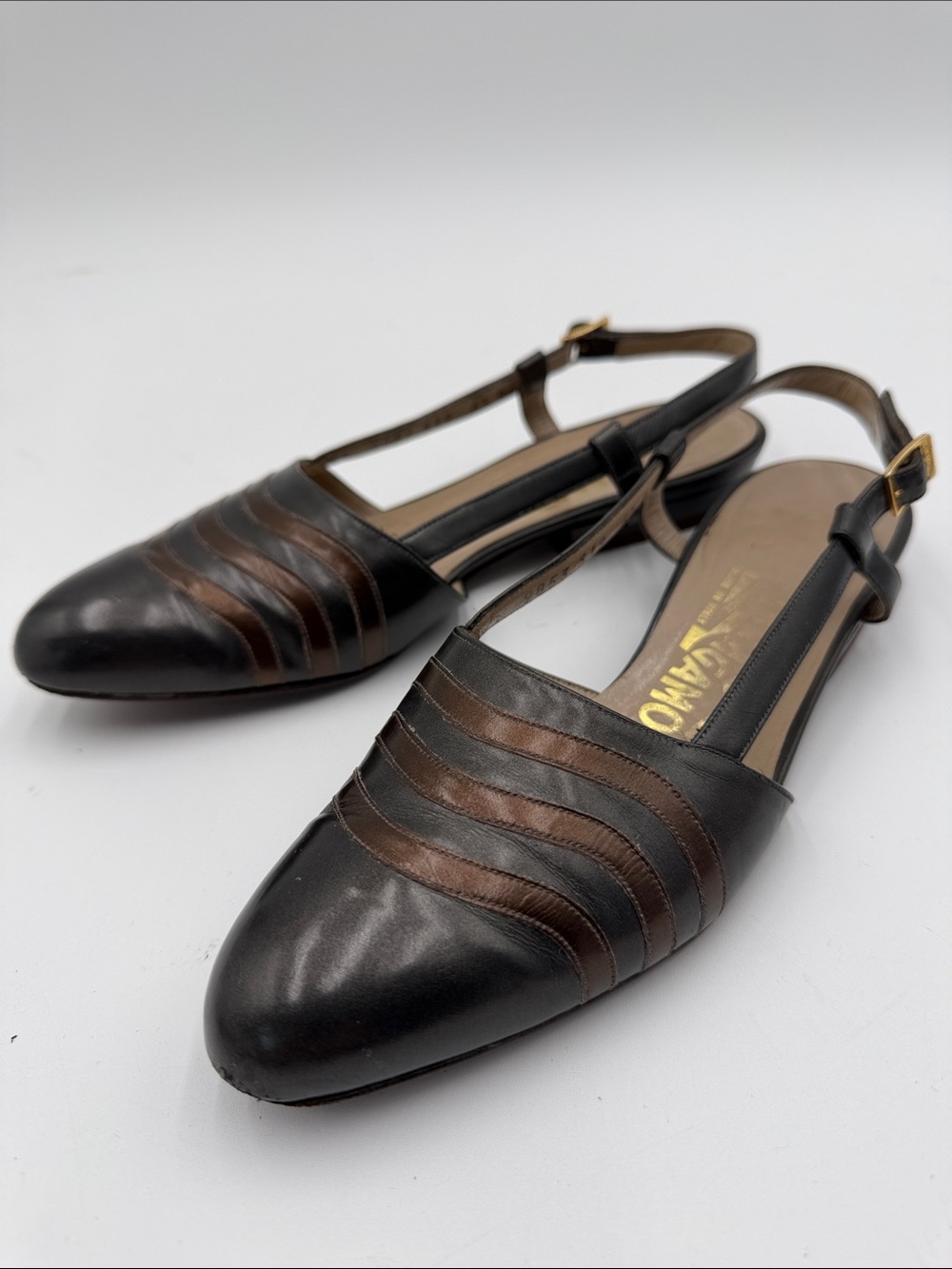 FERRAGAMO sz6.5 Bicolore Flats